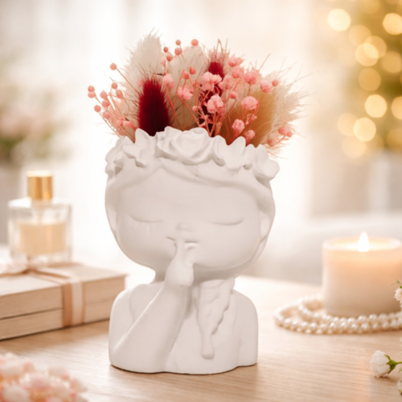 Blumenmädchen Laura mit Trockenblumen moderne Dekofigur